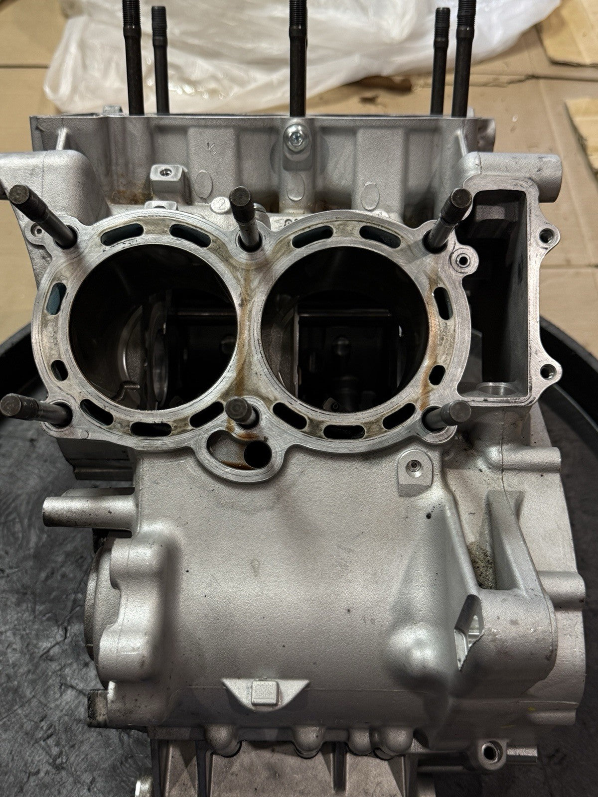 Aprilia RSV4 V4 1100 21+ OEM Engine Motor Crank Cases Case Block Crankcase 21-2513