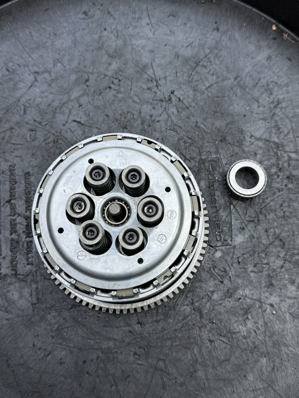 11-15 Kawasaki ZX10R ZX1000 Ninja OEM Clutch Basket Housing Hub Plate 13095-05581