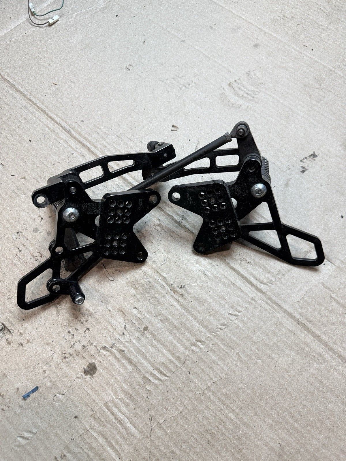 2014 Kawasaki 2011-2015 Ninja ZX10R Non-abs Vortex Racing Rearsets AS-IS Repair