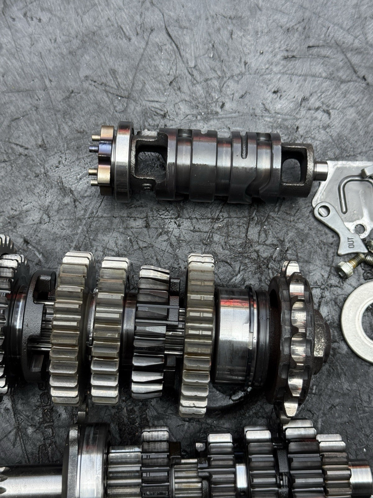 08-16 Yamaha YZF R6 OEM Engine Motor Transmission Tranny Gears Dogs Shaft R616