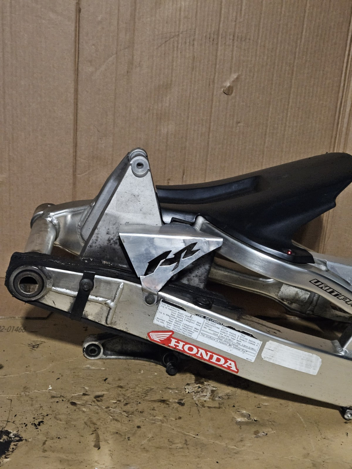 2006 2007 HONDA CBR1000RR REAR SWINGARM OEM Silver CBR 1000RR6