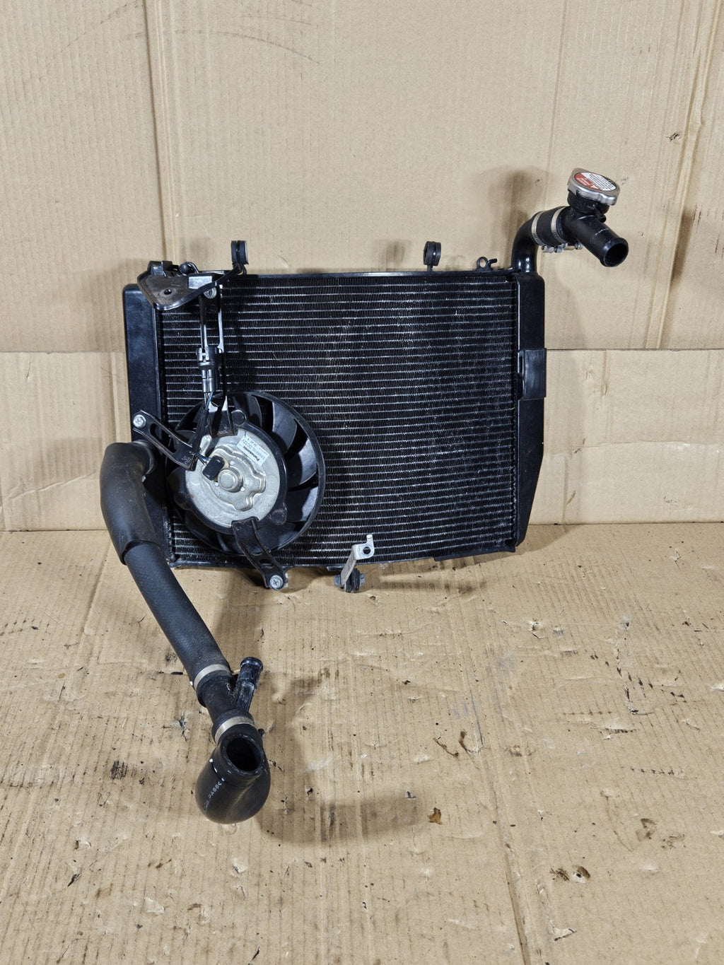2013 Honda CBR600RR Radiator Complete with Fan hoses OEM 2013-2020 Honda CBR60013