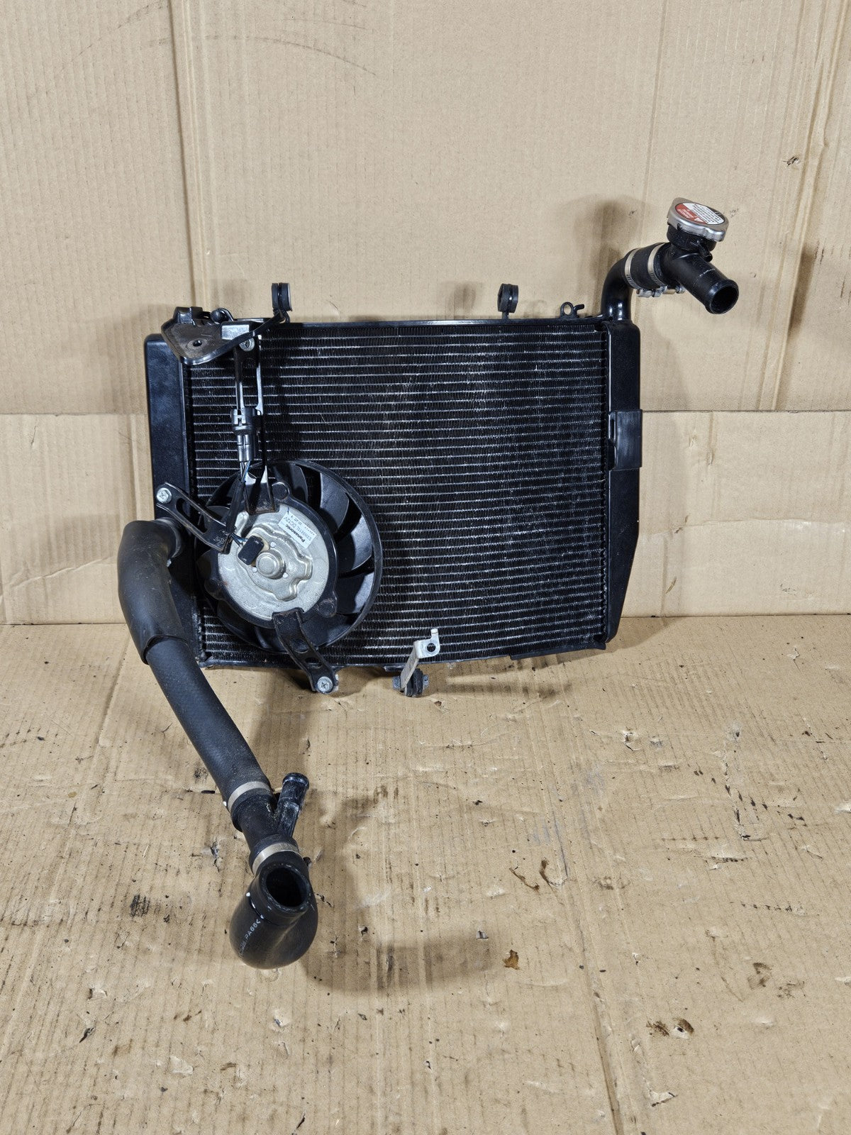 2013 Honda CBR600RR Radiator Complete with Fan hoses OEM 2013-2020 Honda CBR60013