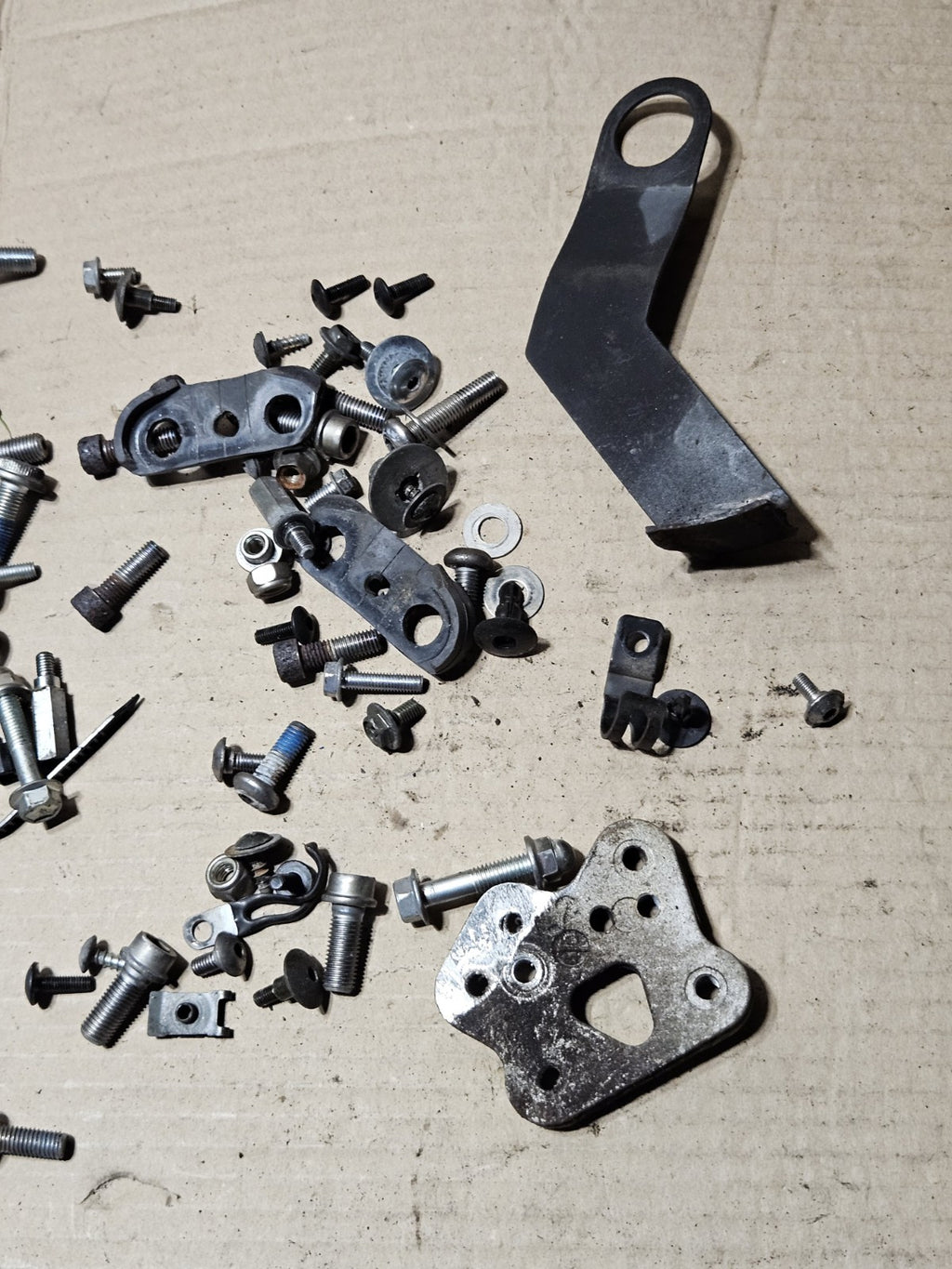 2006-2007 Suzuki GSXR600 GSXR750 GSX-R 600 750 OEM Bolts Brackets Hardware Lot2