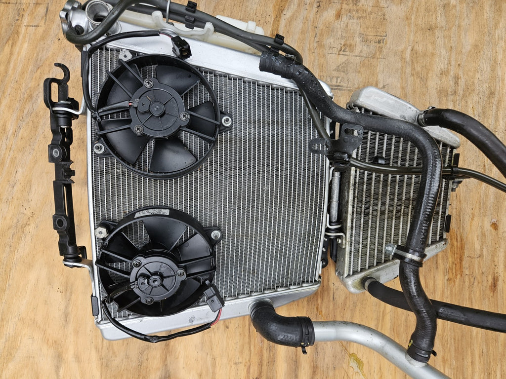 15-18 Aprilia RSV4 R FACTORY Complete RADIATOR Engine Cooling Fan Oil Cooler OEM12