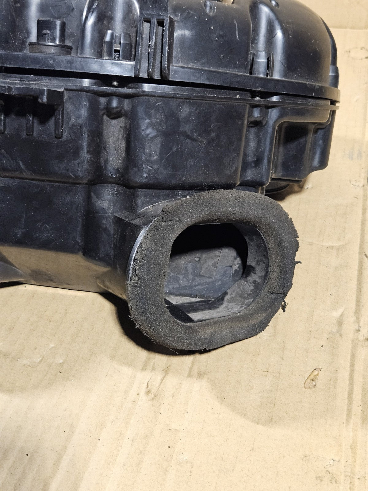 2006 Suzuki GSXR600 Airbox Partial OEM 1370001H01 2006-2007 Genuine Intake 2