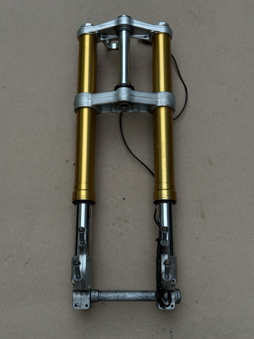 15-19 Aprilia RSV4 1000 OEM Front Forks Suspension Triple Tree Set Straight
