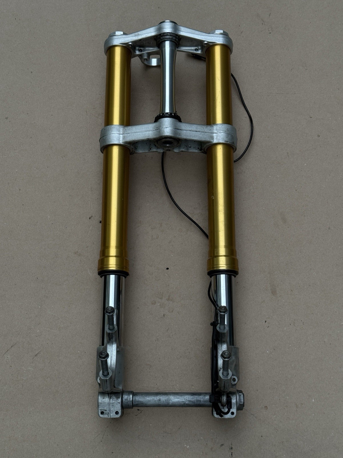 15-19 Aprilia RSV4 1000 OEM Front Forks Suspension Triple Tree Set Straight