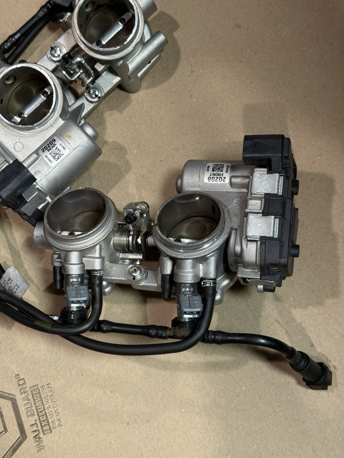 Aprilia RSV4 1100 Factory 21+ Front Rear Throttle Bodies Body Fuel Injectors