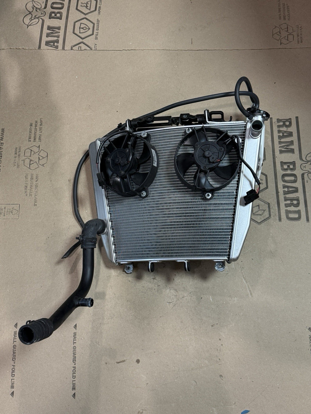 21-24 Aprilia RSV4 OEM Engine Radiator Motor Cooling Radiator Fan Left Right Set