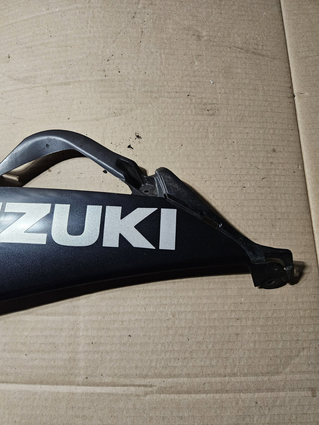 2006-2007 Suzuki GSXR600 GSXR750 OEM Right Lower Belly Fairing Black 94470-01H014