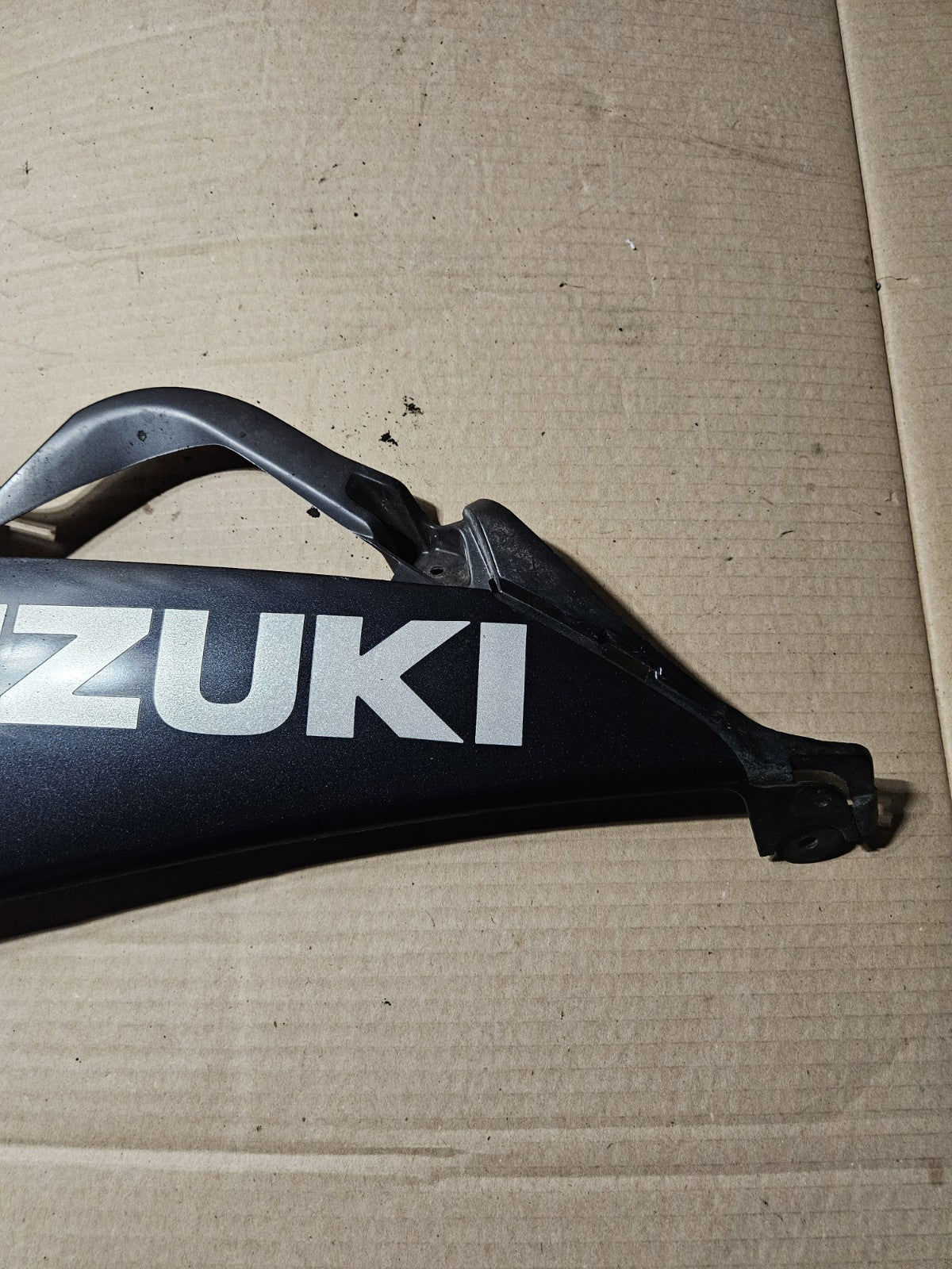 2006-2007 Suzuki GSXR600 GSXR750 OEM Right Lower Belly Fairing Black 94470-01H014