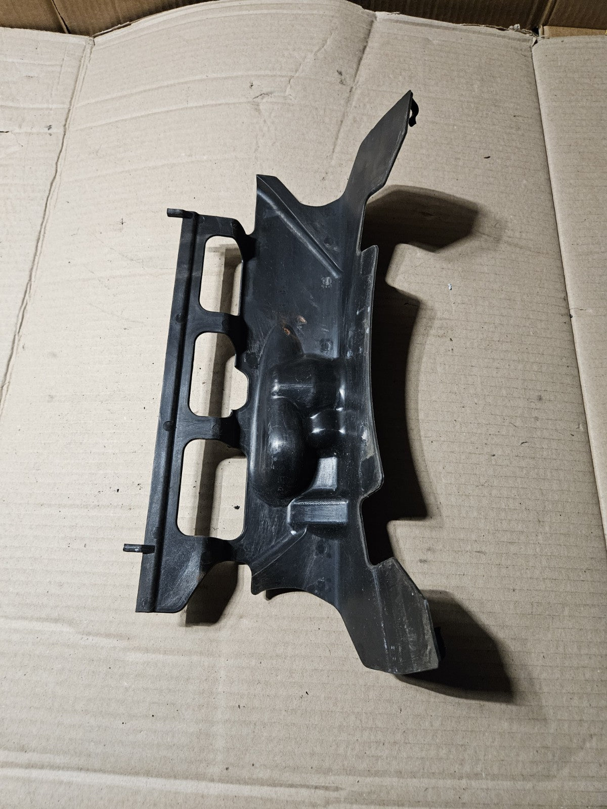 2006-2007 Suzuki GSXR600 GSXR750 OEM Radiator Mount Bracket Cover 17750-01H004