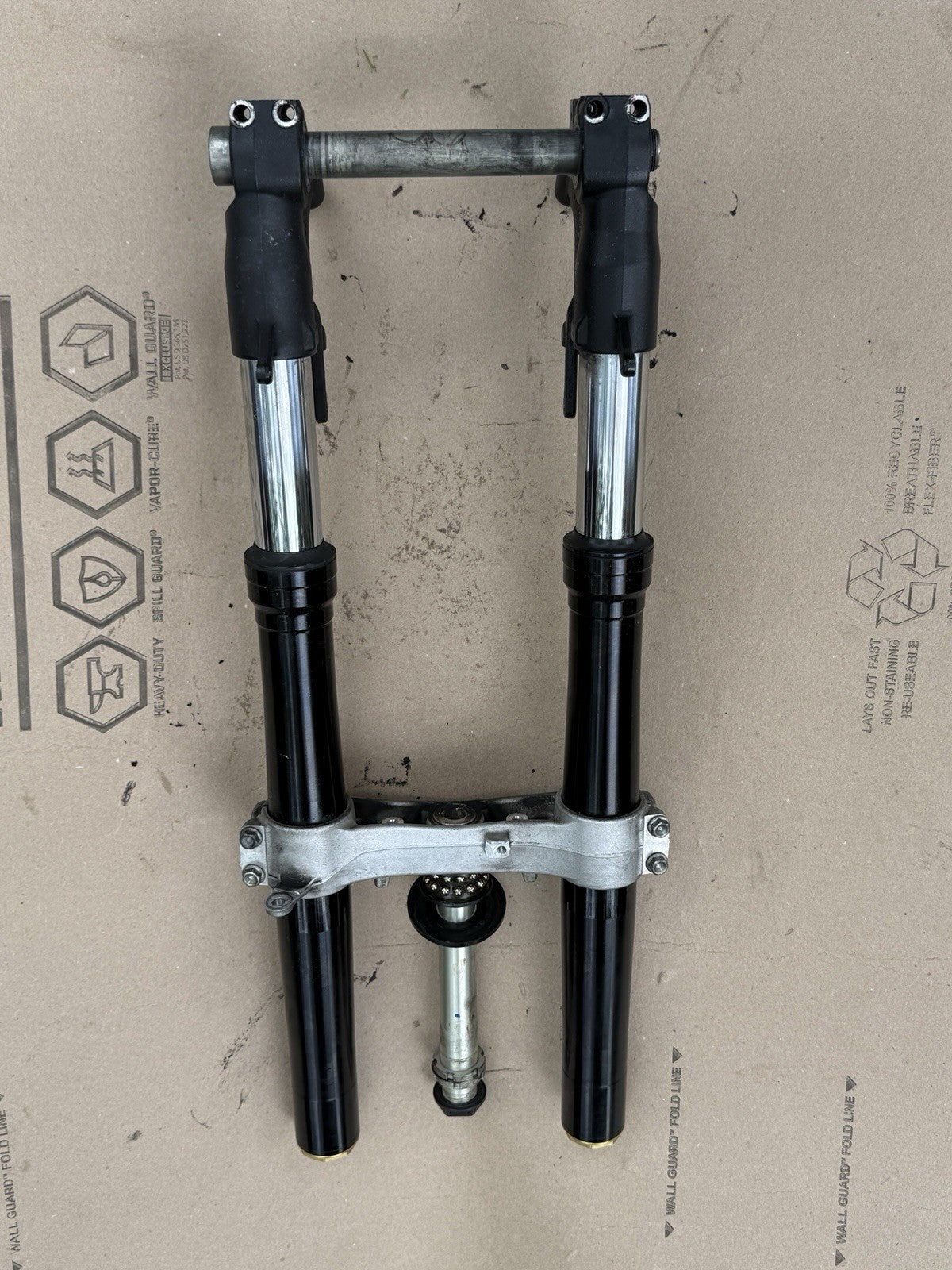 2017-2025 Suzuki GSXR1000 GSX-R 1000 OEM Front End Forks Triple Tree Clamp Lower