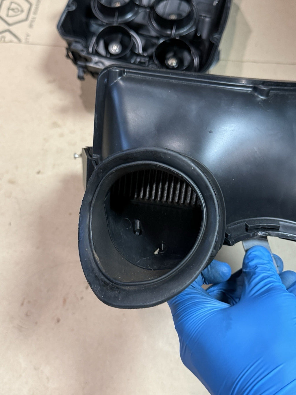 Aprilia V4 RSV4 1100 21+ OEM Upper & Lower Airbox Assembly Intake Air Filter