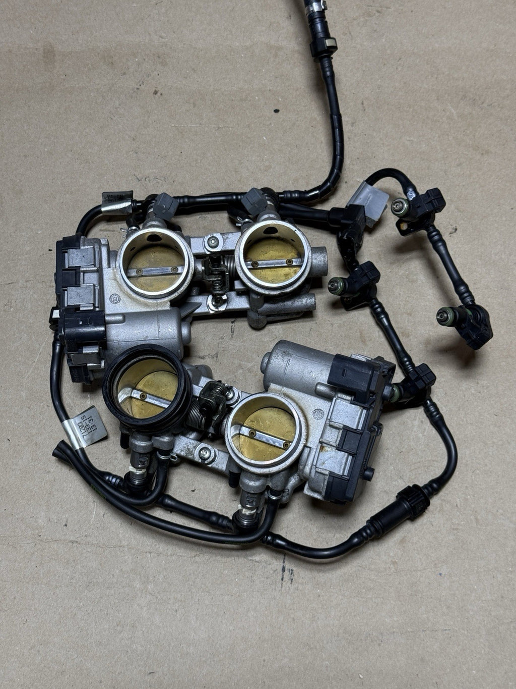 2015-2018 Aprilia RSV4 RF RR Factory OEM Throttle Bodies Fuel Injectors Assembly
