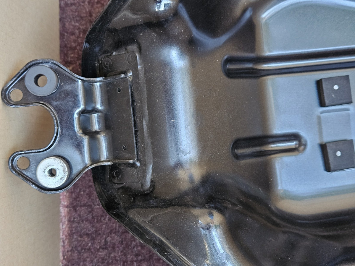 17-19 KAWASAKI NINJA 650 GAS TANK FUEL RESERVOIR CELL GLOSS BLACK CLEAN16