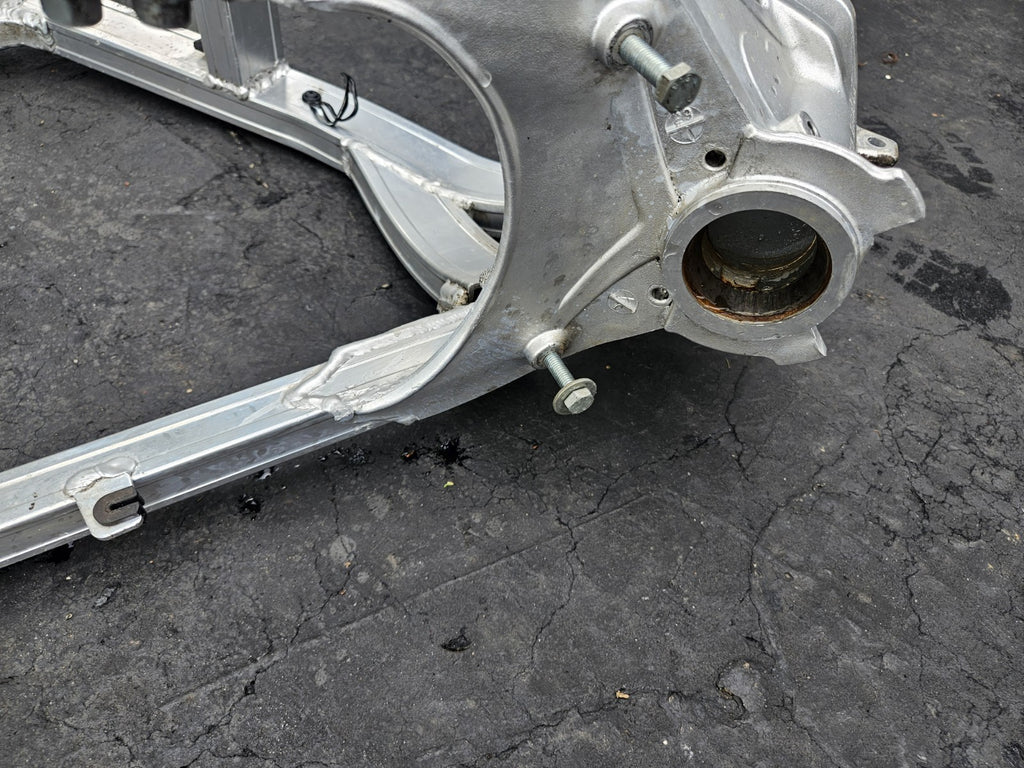 1987 Suzuki GSXR1100 OEM Main Frame Chassis Straight w/ Papers
