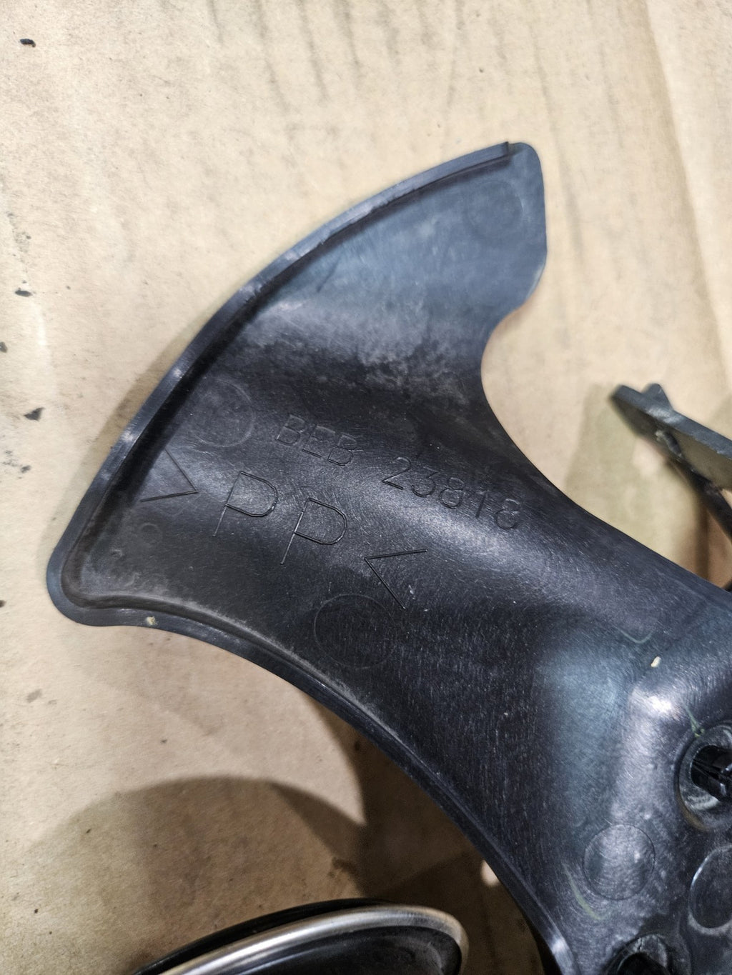 2022-2025 Yamaha YZF-R7 R7 OEM Horn Mount Bracket Stay BD5-83371-00 BEB-23377-002