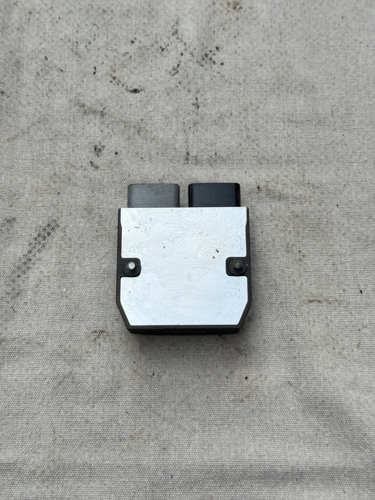 2007 - 2008 Yamaha YZF R1 OEM Voltage Regulator FH012AA7