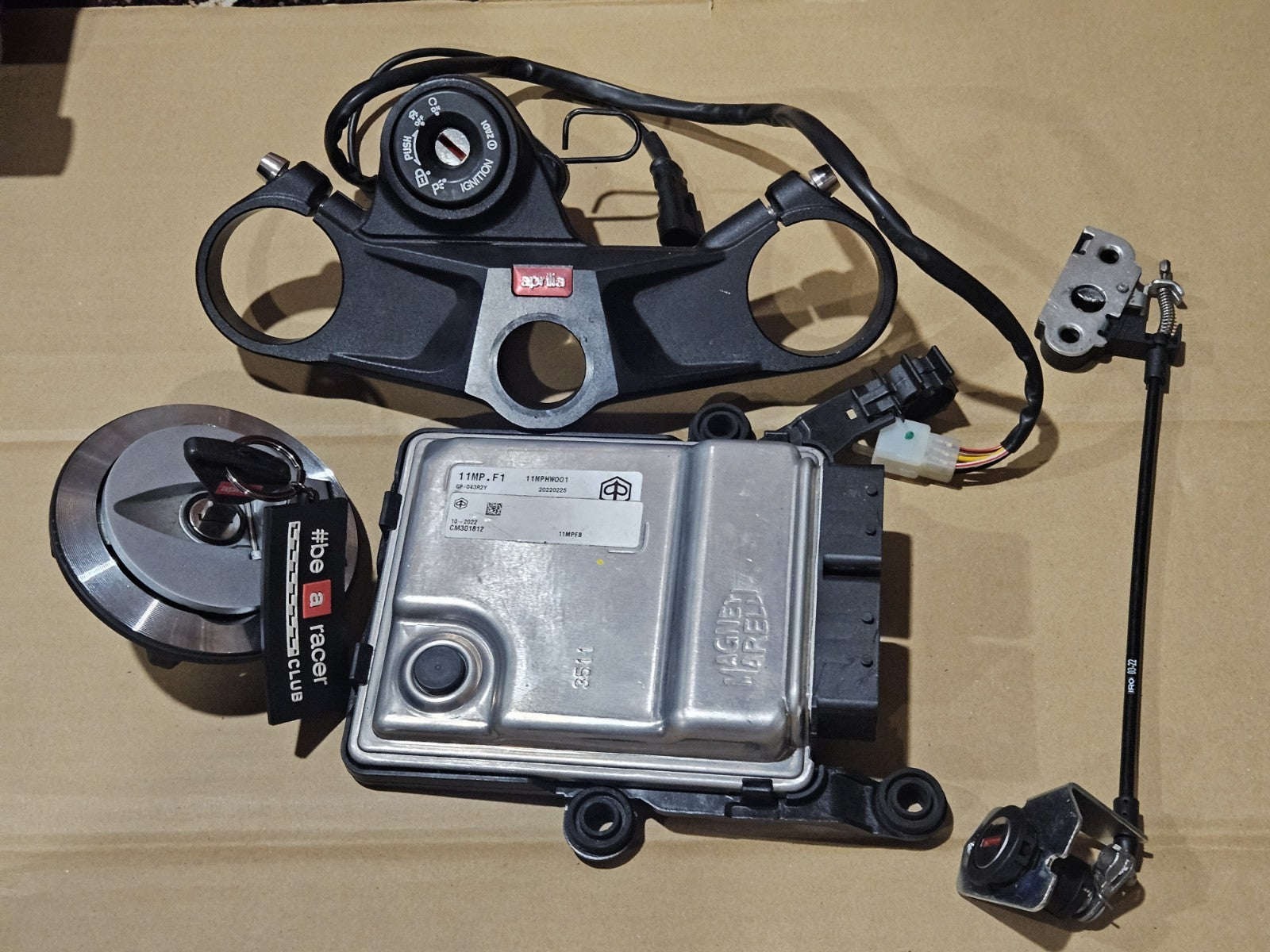 Genuine OEM Aprilia RSV4 1100 ECU Ignition Lockset Gas Cap OEM Keys 2019-2024