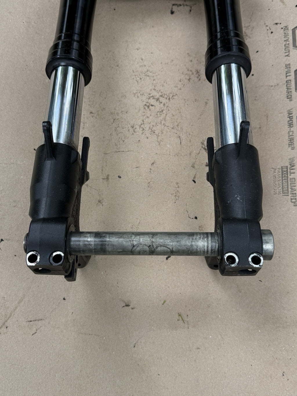 2017-2025 Suzuki GSXR1000 GSX-R 1000 OEM Front End Forks Triple Tree Clamp Lower