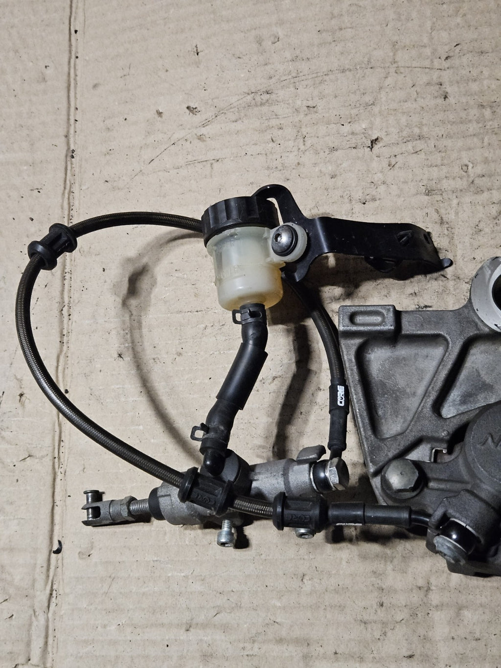 2008-2011 Yamaha YZF-R6 R6 OEM Right Rearset Rear Brake Master Cylinder Caliper5