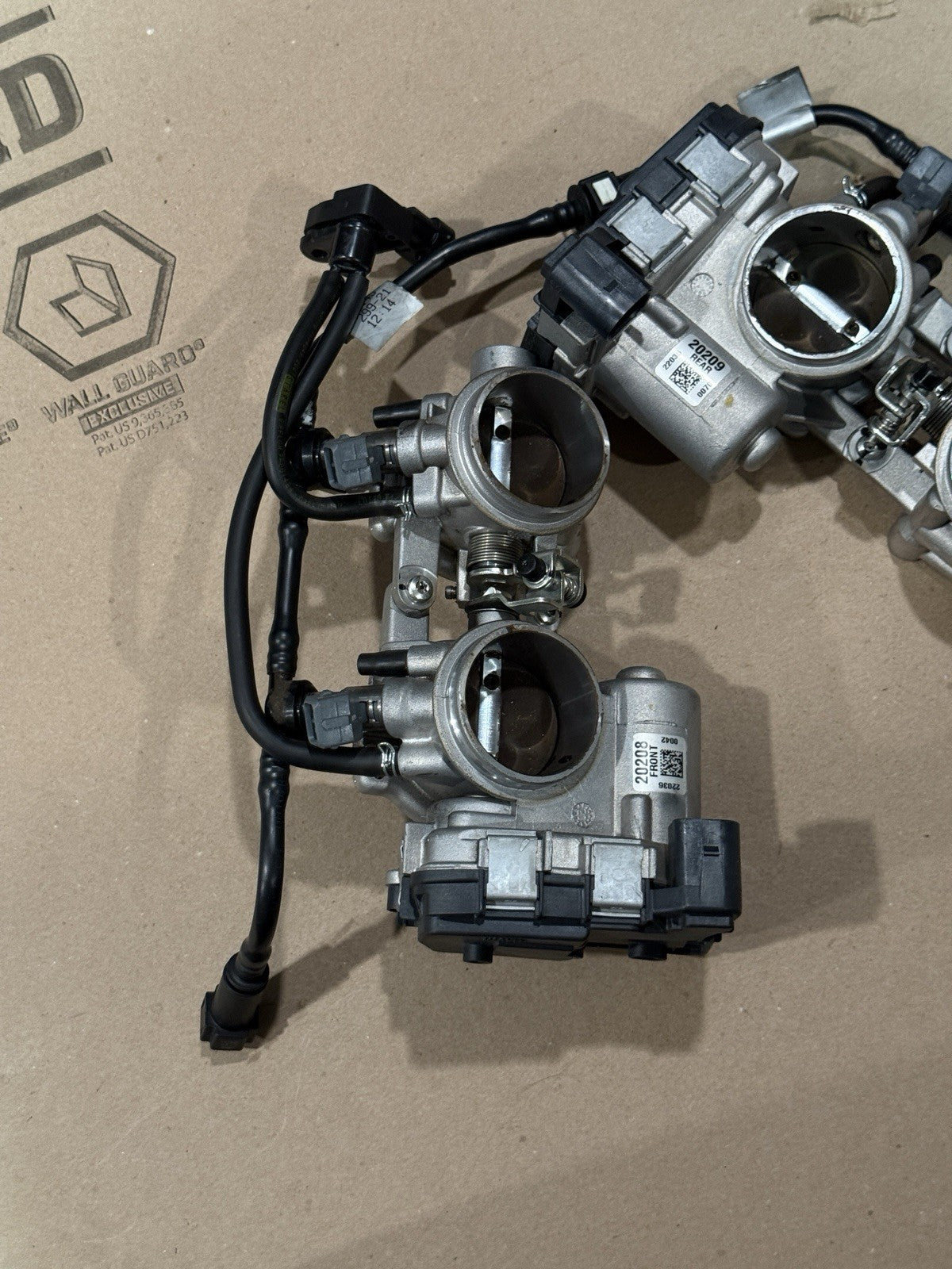 Aprilia RSV4 1100 Factory 21+ Front Rear Throttle Bodies Body Fuel Injectors