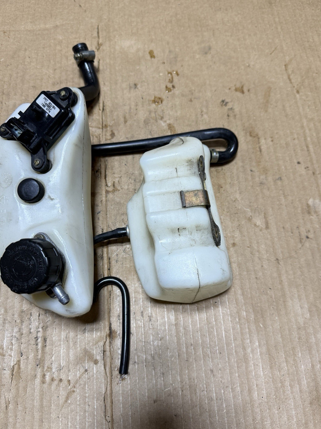 94-2002 Ducati 748 Coolant Bottle Sensor Reservoirs 916 996 998 748