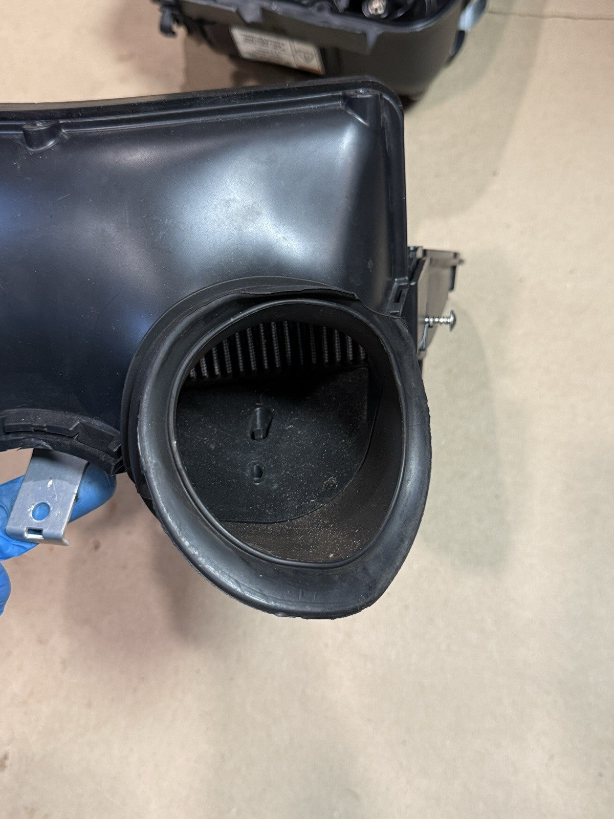 Aprilia V4 RSV4 1100 21+ OEM Upper & Lower Airbox Assembly Intake Air Filter