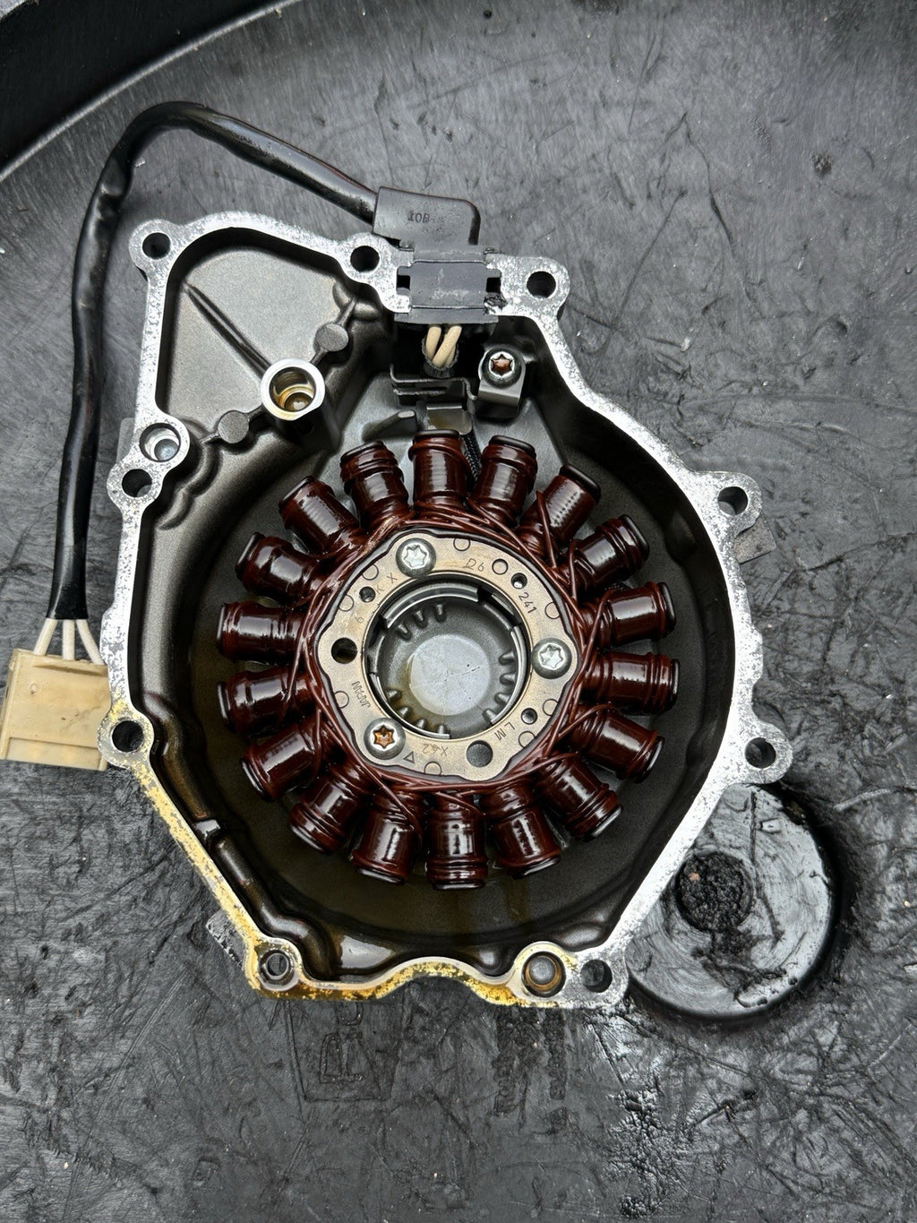 2009 08-16 YAMAHA YZF R6 STATOR MAGNETO ALTERNATOR GENERATOR COVER Complete4