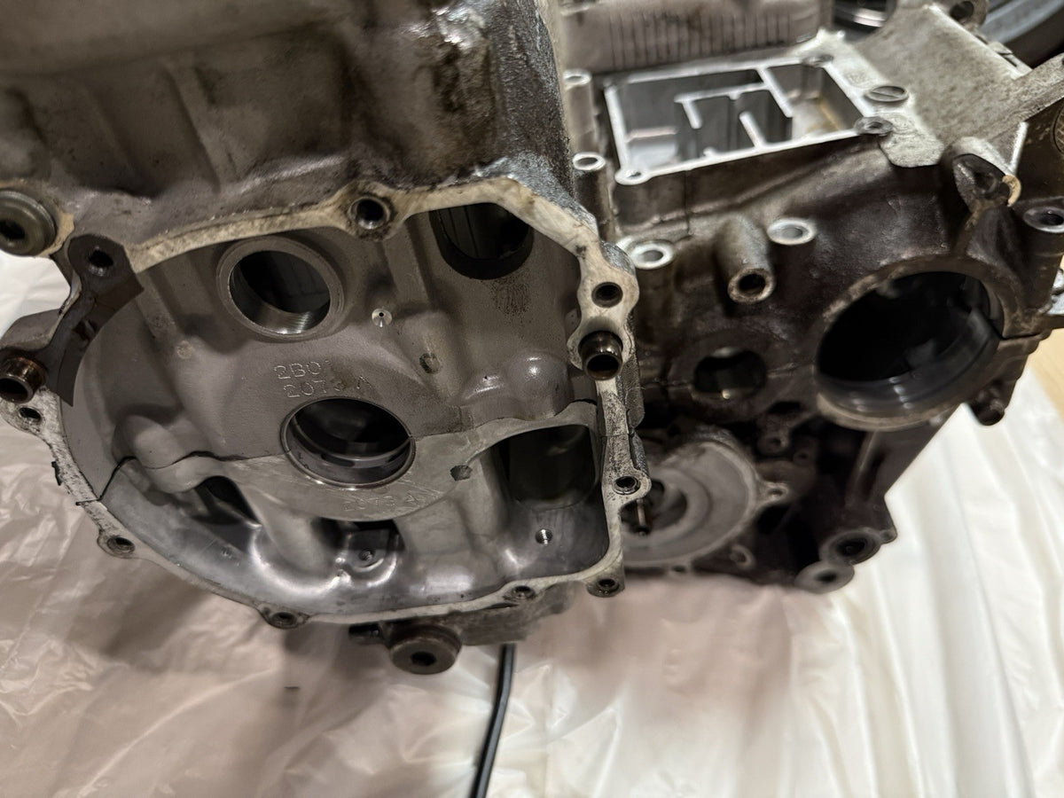 2000-2003 Suzuki GSXR750 OEM Engine Crankcase Upper Lower Case Block Assembly10