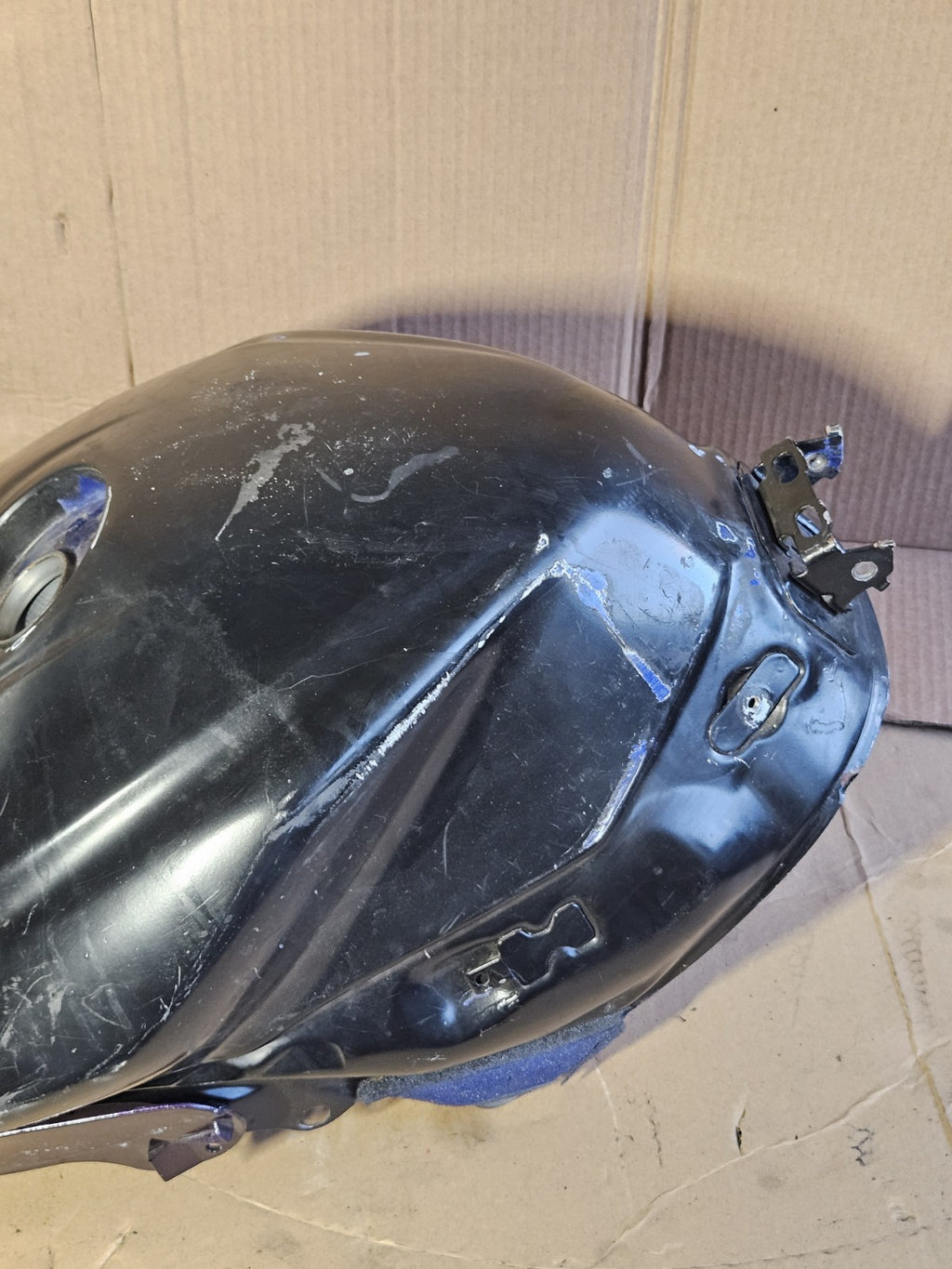 08-16 R6 R6R GAS TANK FUEL CELL PETROL RESERVOIR INSIDE Clean DENTED READ1