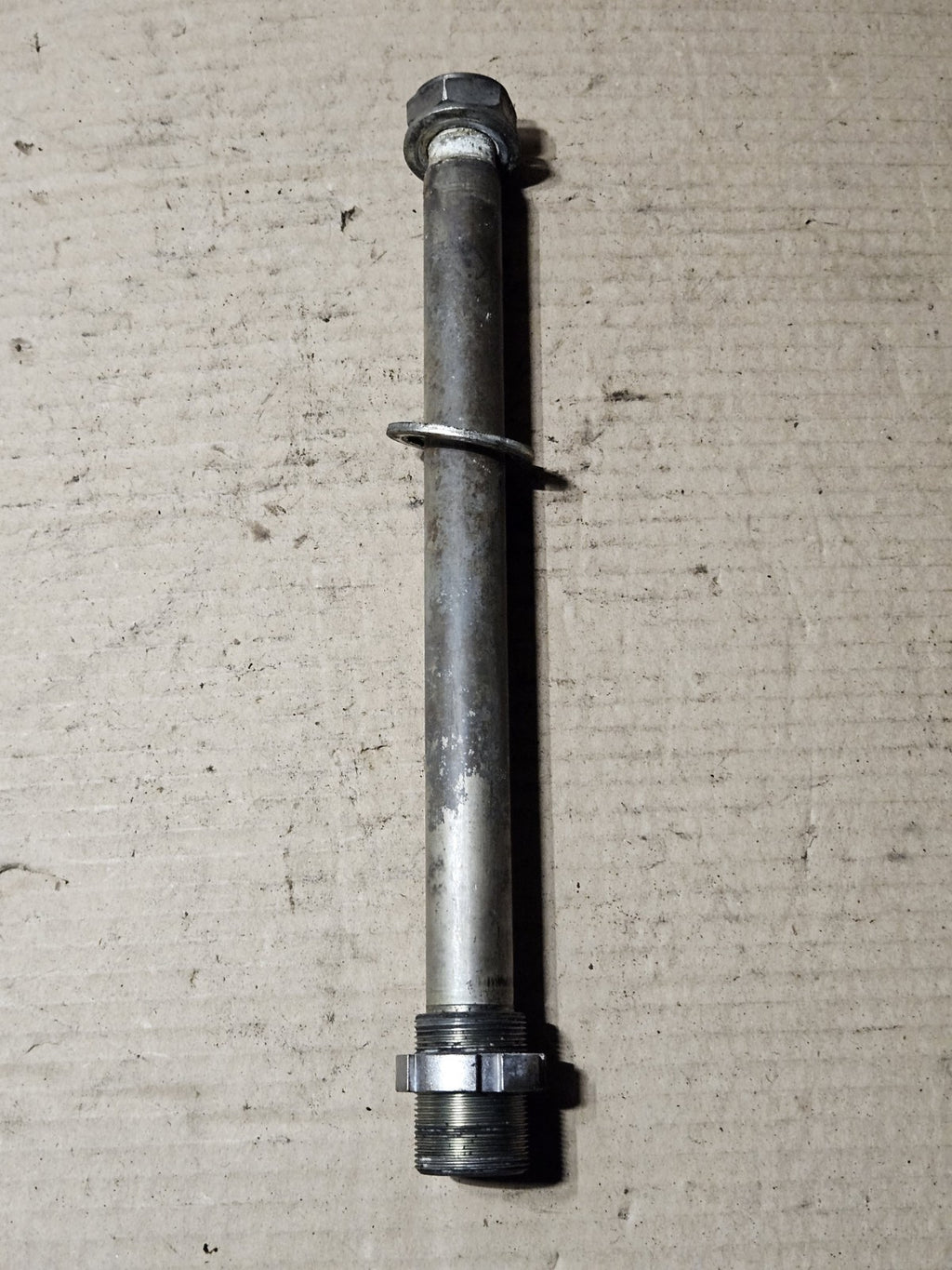 07-20 Yamaha YZF-R6 R6 OEM Rear Swingarm Pivot Bolt Shaft Axle 2C0-22141-10-000