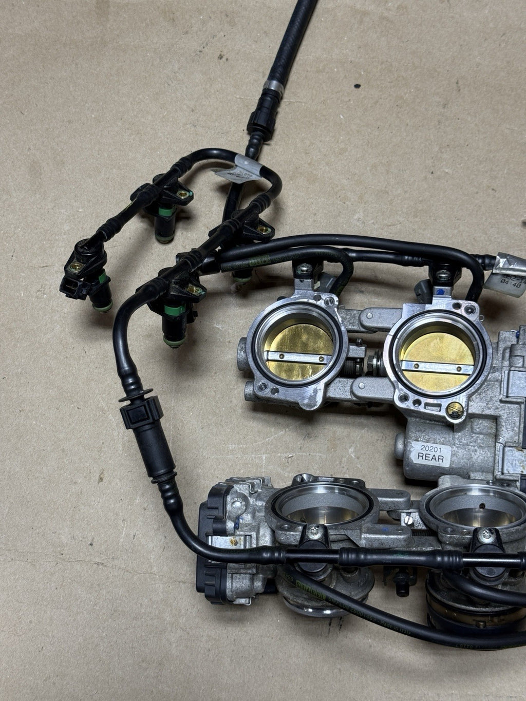 2015-2018 Aprilia RSV4 RF RR Factory OEM Throttle Bodies Fuel Injectors Assembly