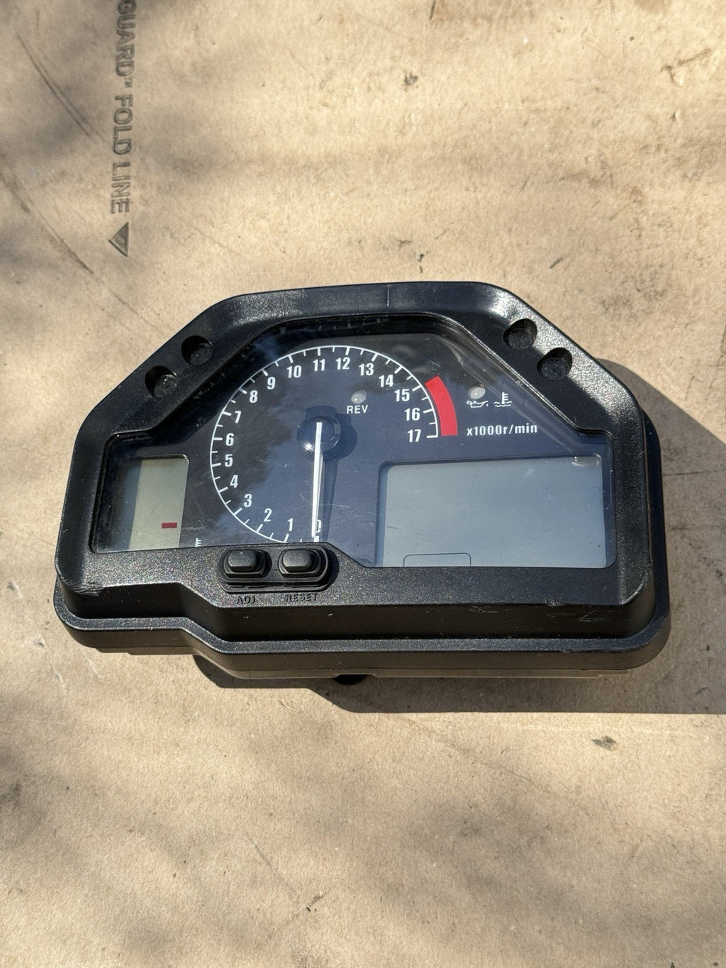 05-06 Honda CBR600RR Gauge Cluster Speedometer Tach Display Speedo Tachometer