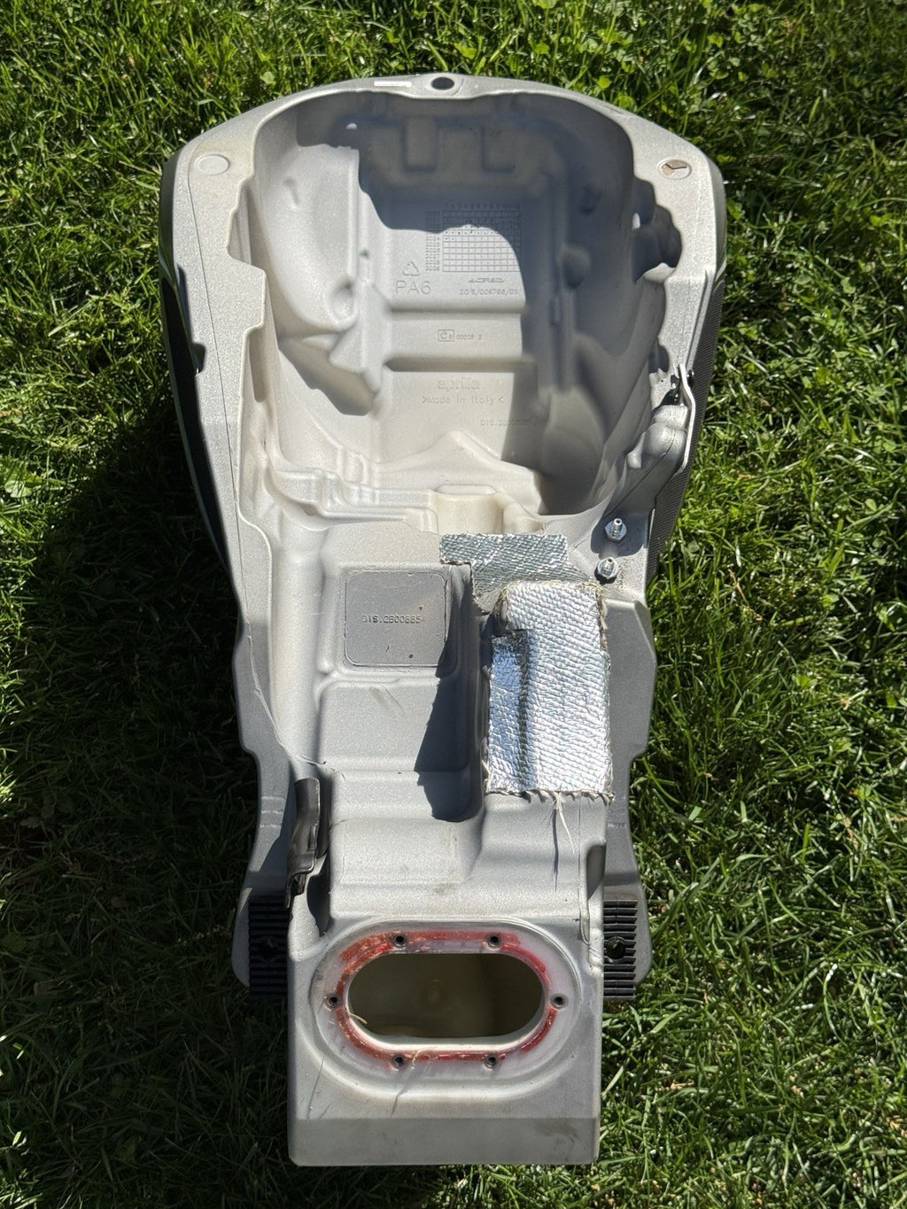 19-24 APRILIA RSV4 1100 OEM GAS TANK FUEL CELL PETROL RESERVOIR Gray Silver
