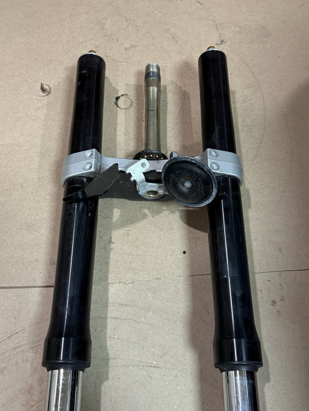 08-16 Yamaha YZF R6 YZFR6 OEM Front Forks Tubes Triple Tree Suspension Assembly