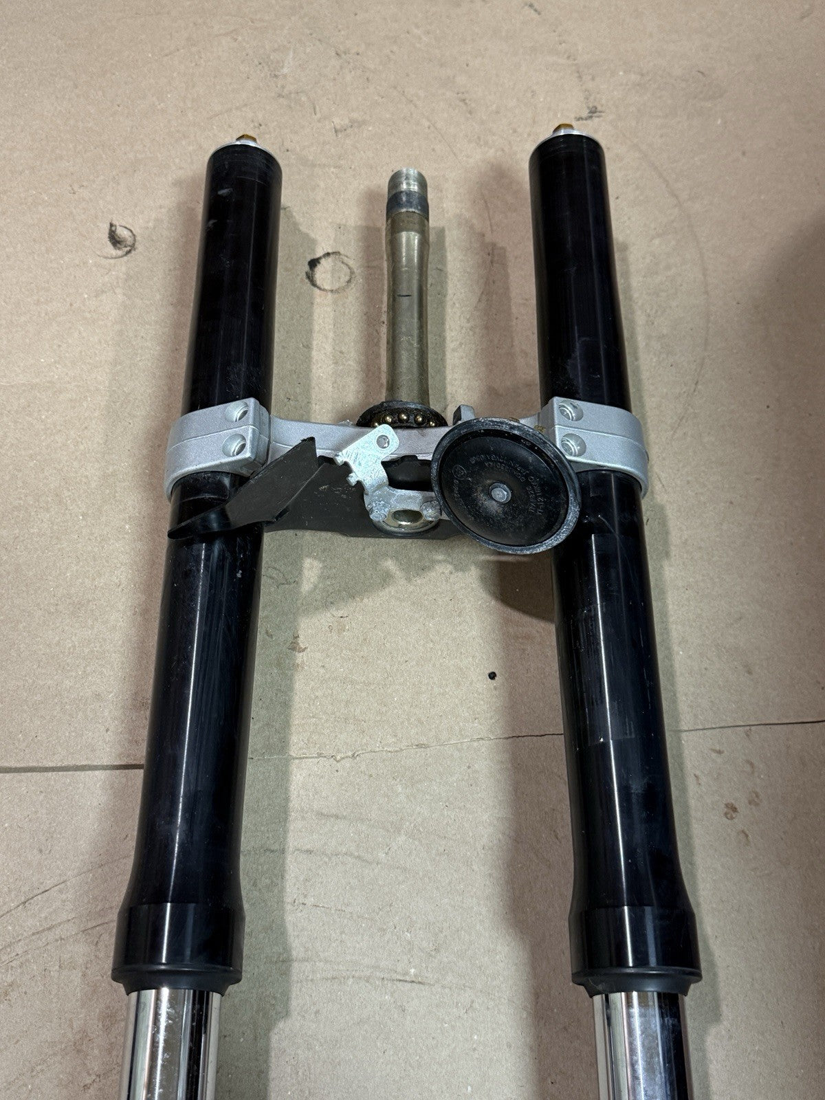 08-16 Yamaha YZF R6 YZFR6 OEM Front Forks Tubes Triple Tree Suspension Assembly