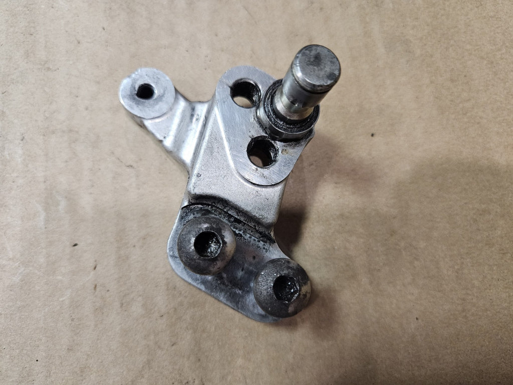 2006-2010 Suzuki GSXR600 GSXR750 OEM Gear Shift Lever Bracket Mount 25681-01H000