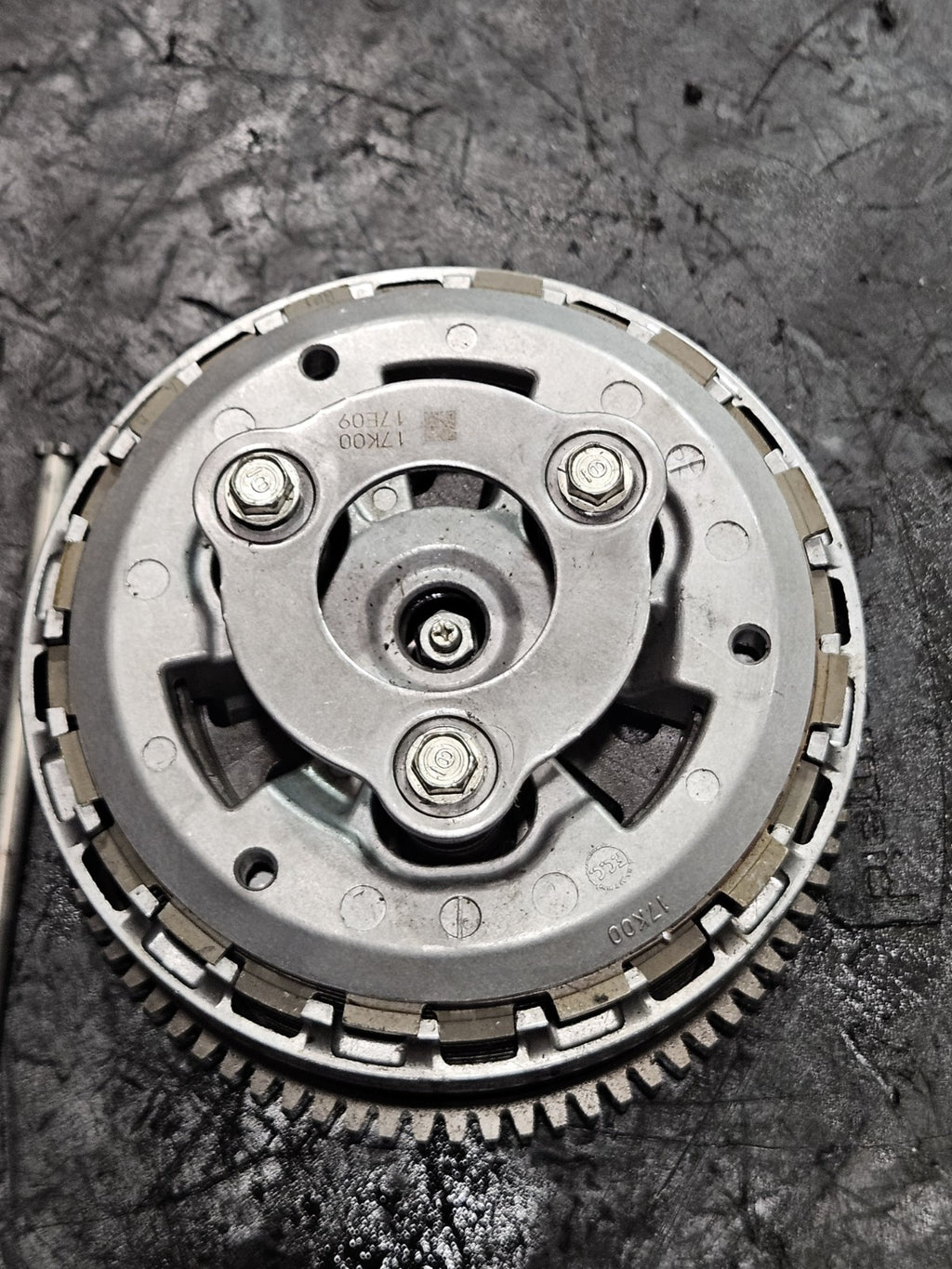 2017-2025 Suzuki GSX-R1000 GSXR1000R L7 OEM Clutch Basket Hub Plates 21200-178802