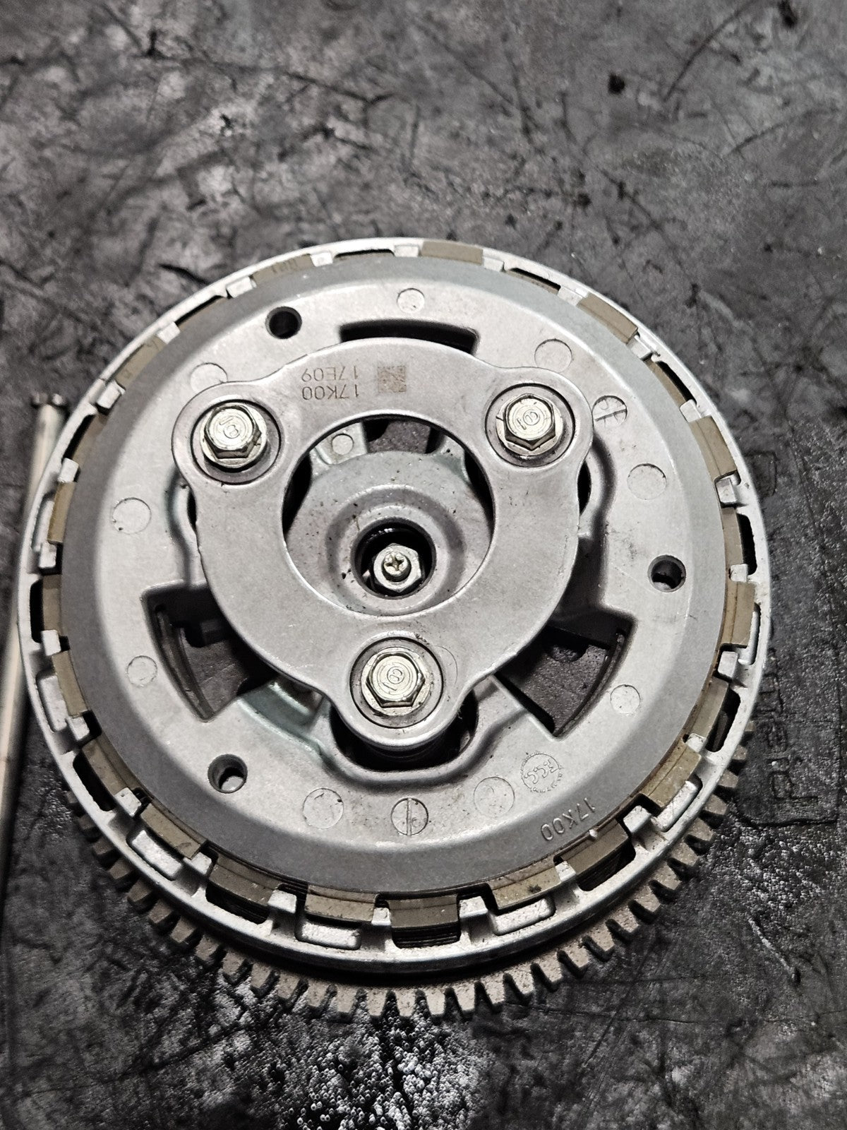 2017-2025 Suzuki GSX-R1000 GSXR1000R L7 OEM Clutch Basket Hub Plates 21200-178802