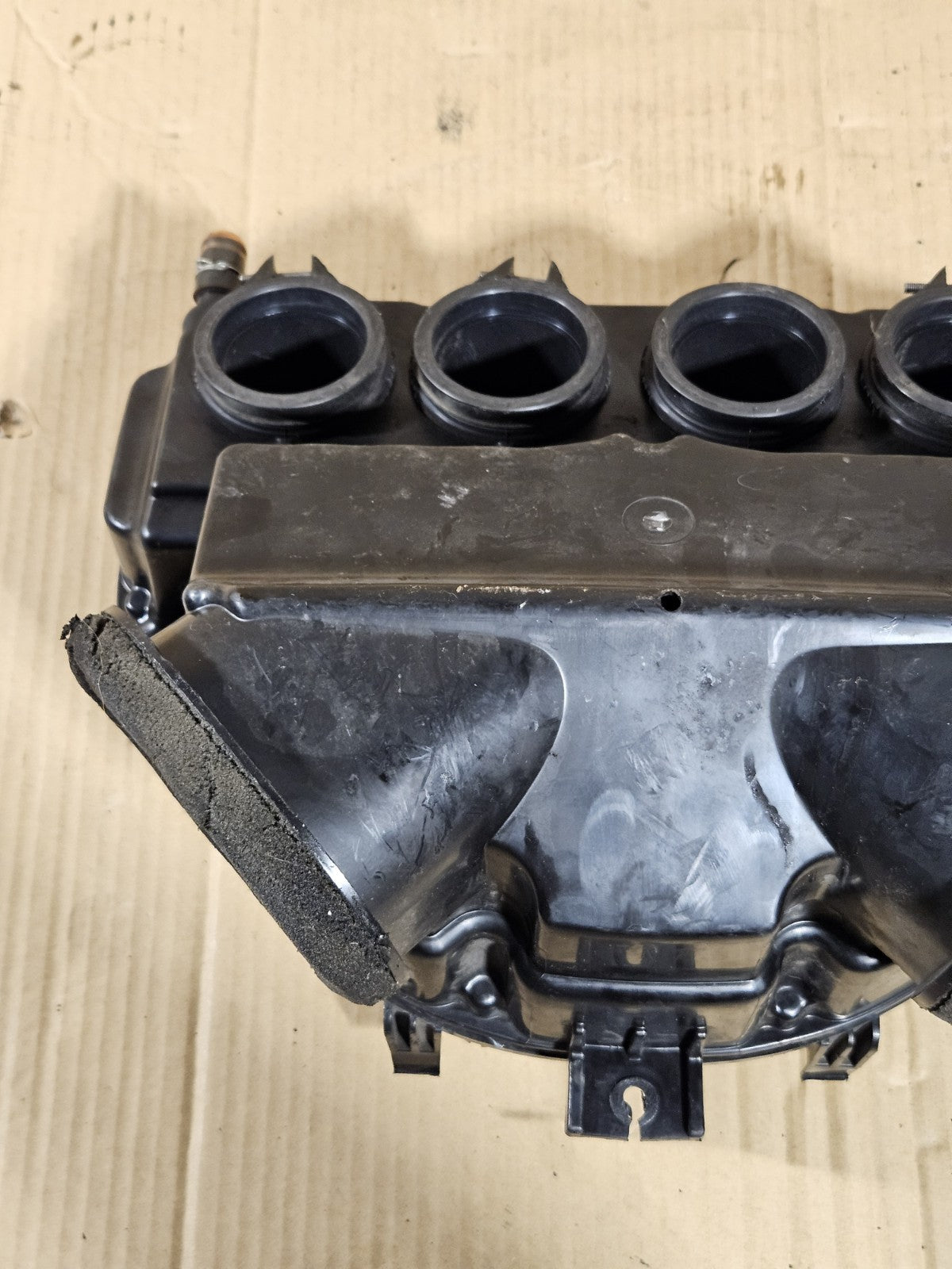 2006 Suzuki GSXR600 Airbox Partial OEM 1370001H01 2006-2007 Genuine Intake 13