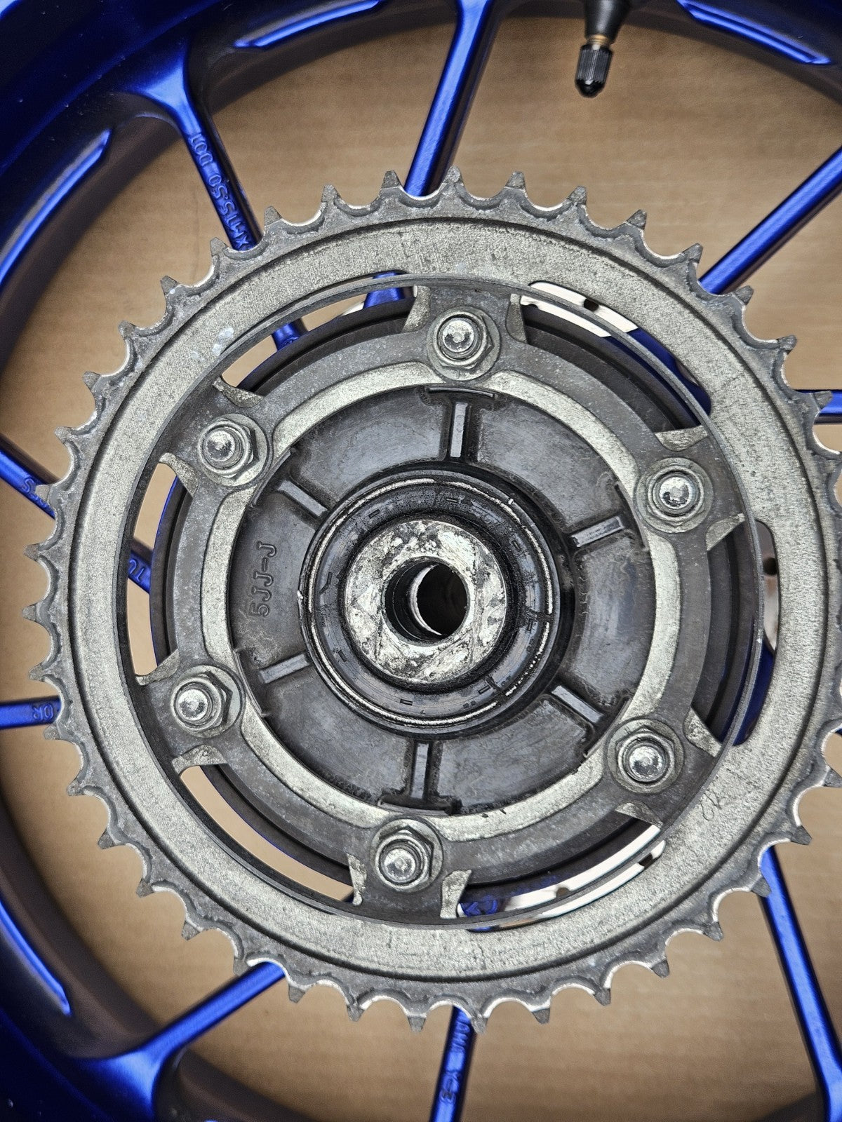2022 22-25 Yamaha YZF-R7 YZFR7 Rear Wheel Blue Rim Set OEM Rear Rim3