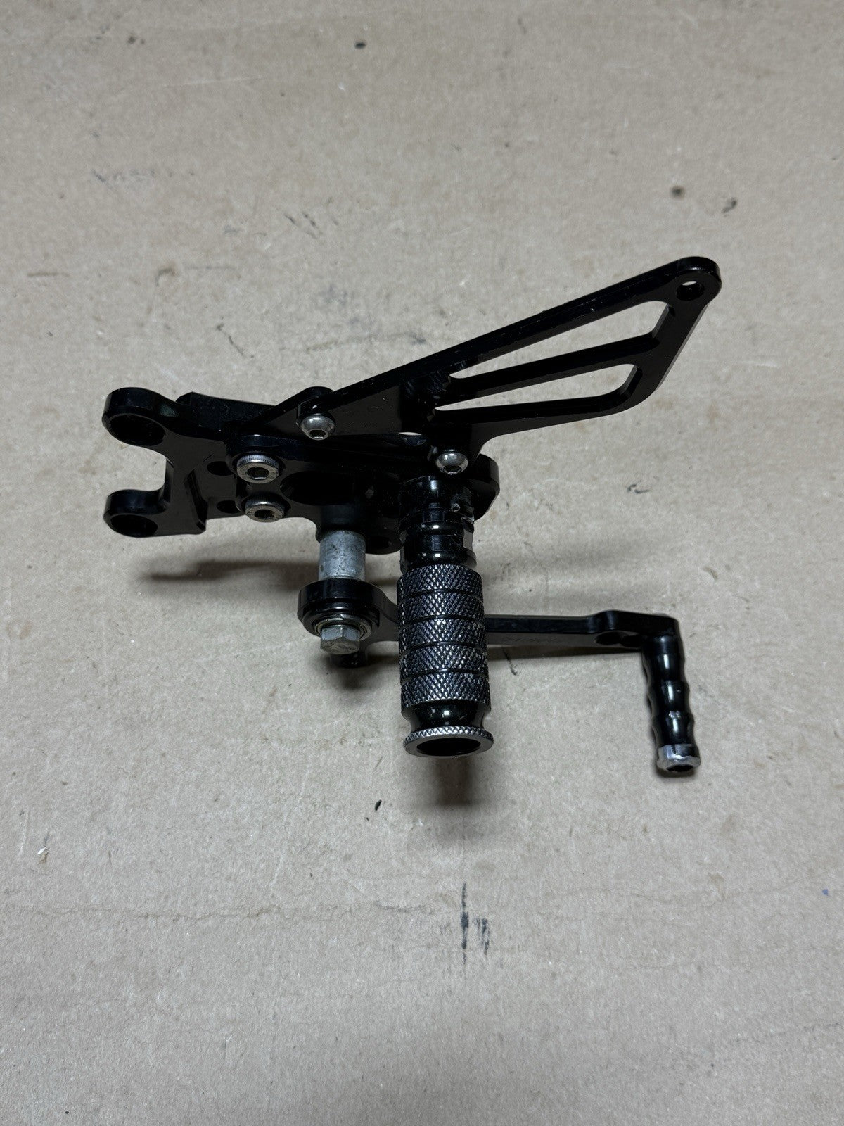 2015-2018 Aprilia RSV4 RR RF Adjustable Rearsets Rear Sets Foot Pegs L&R Black