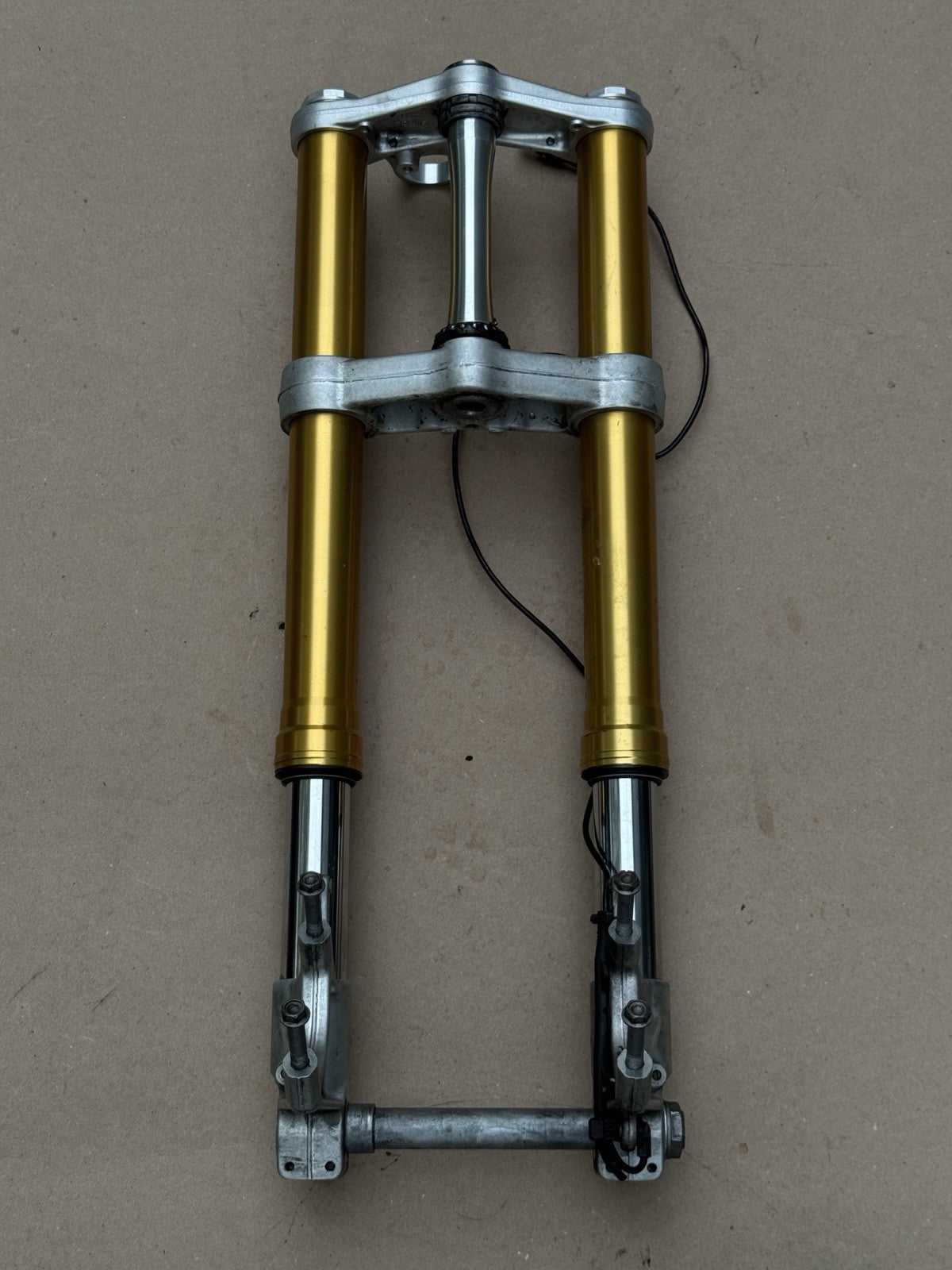 15-19 Aprilia RSV4 1000 OEM Front Forks Suspension Triple Tree Set Straight