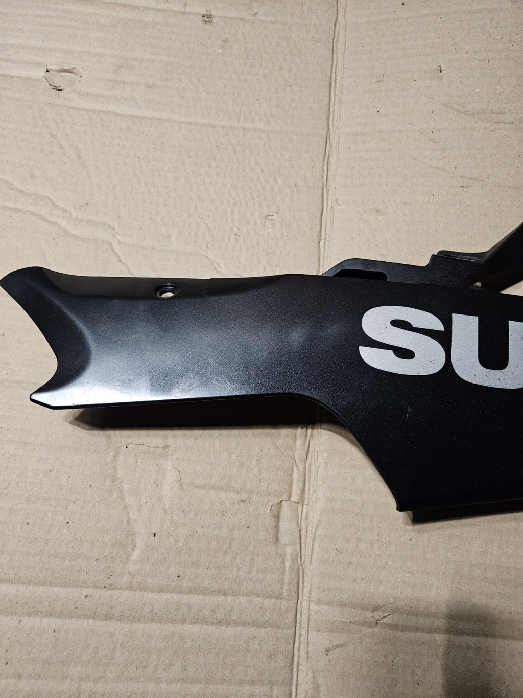 2006-2007 Suzuki GSXR600 GSXR750 OEM Right Lower Belly Fairing Black 94470-01H016