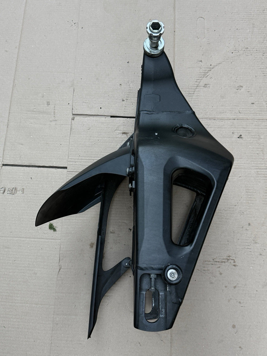 07-08 Yamaha YZF-R1 Straight OEM Rear Suspension Swingarm - Back Arm Frame23