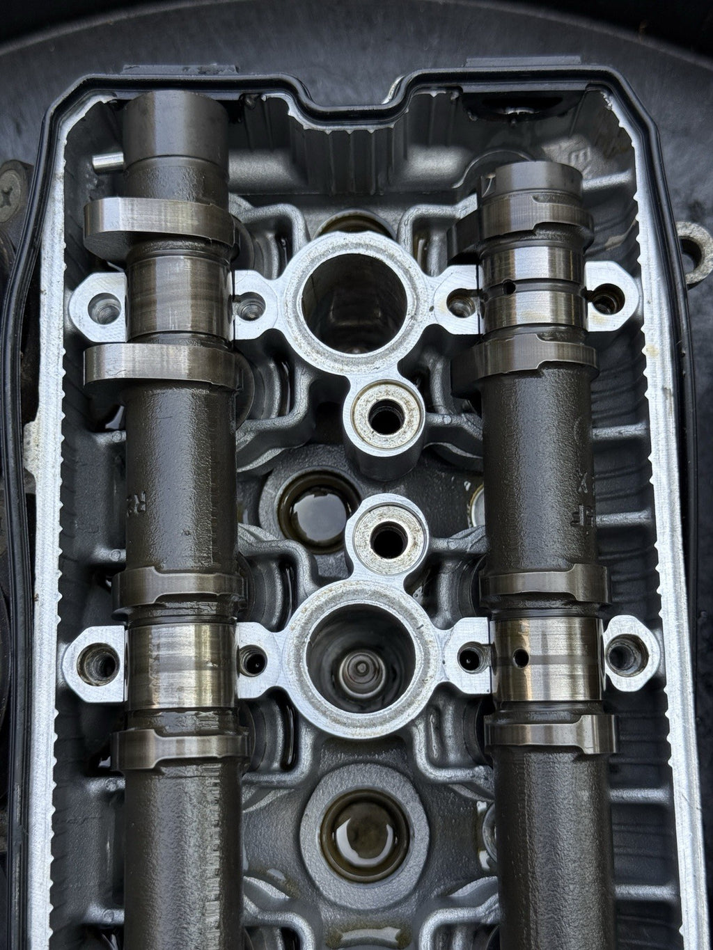 2000-2003 Suzuki GSXR750 OEM Engine Cylinder Head Camshafts Valves Bridge Clamps7