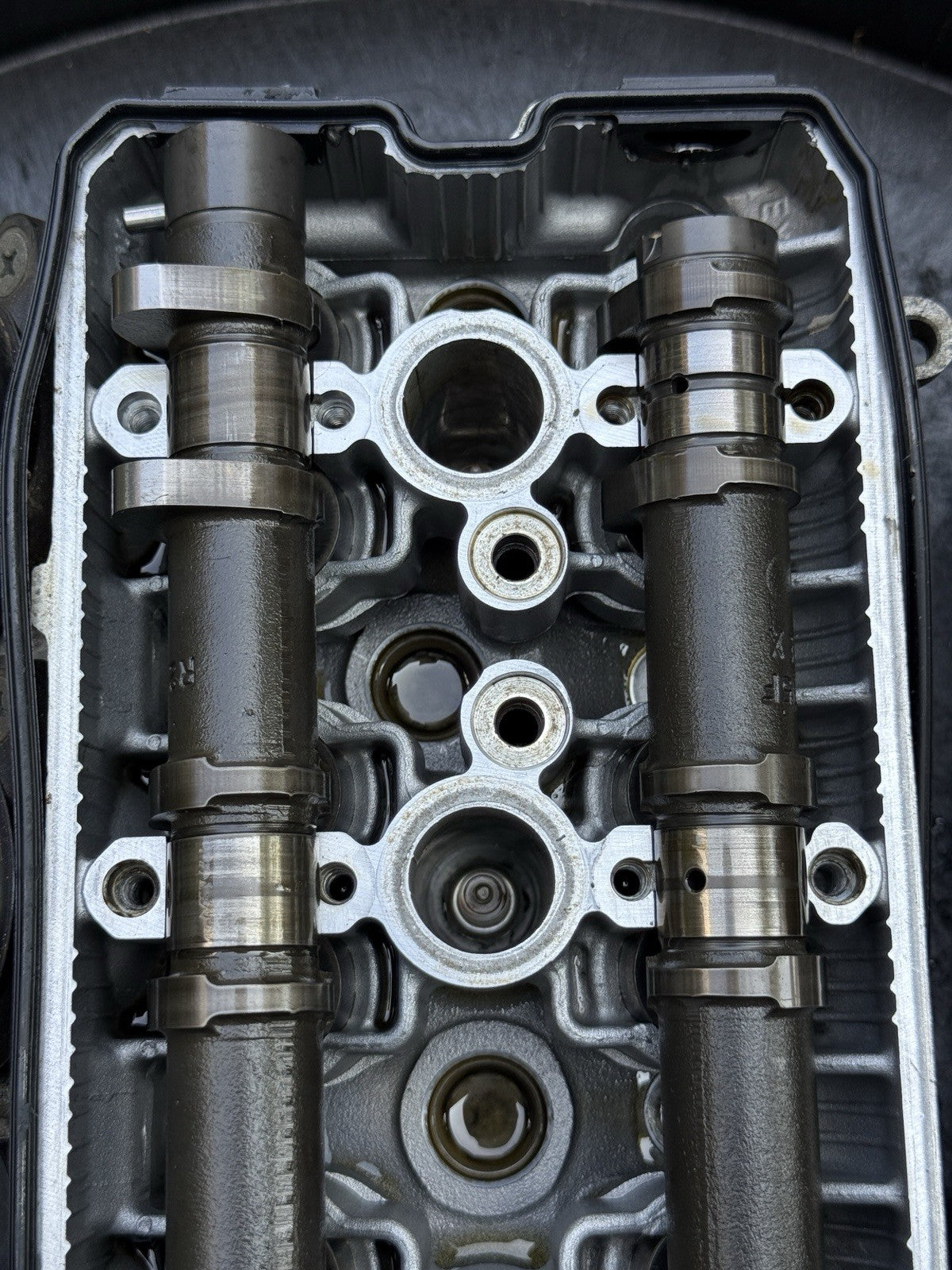 2000-2003 Suzuki GSXR750 OEM Engine Cylinder Head Camshafts Valves Bridge Clamps7